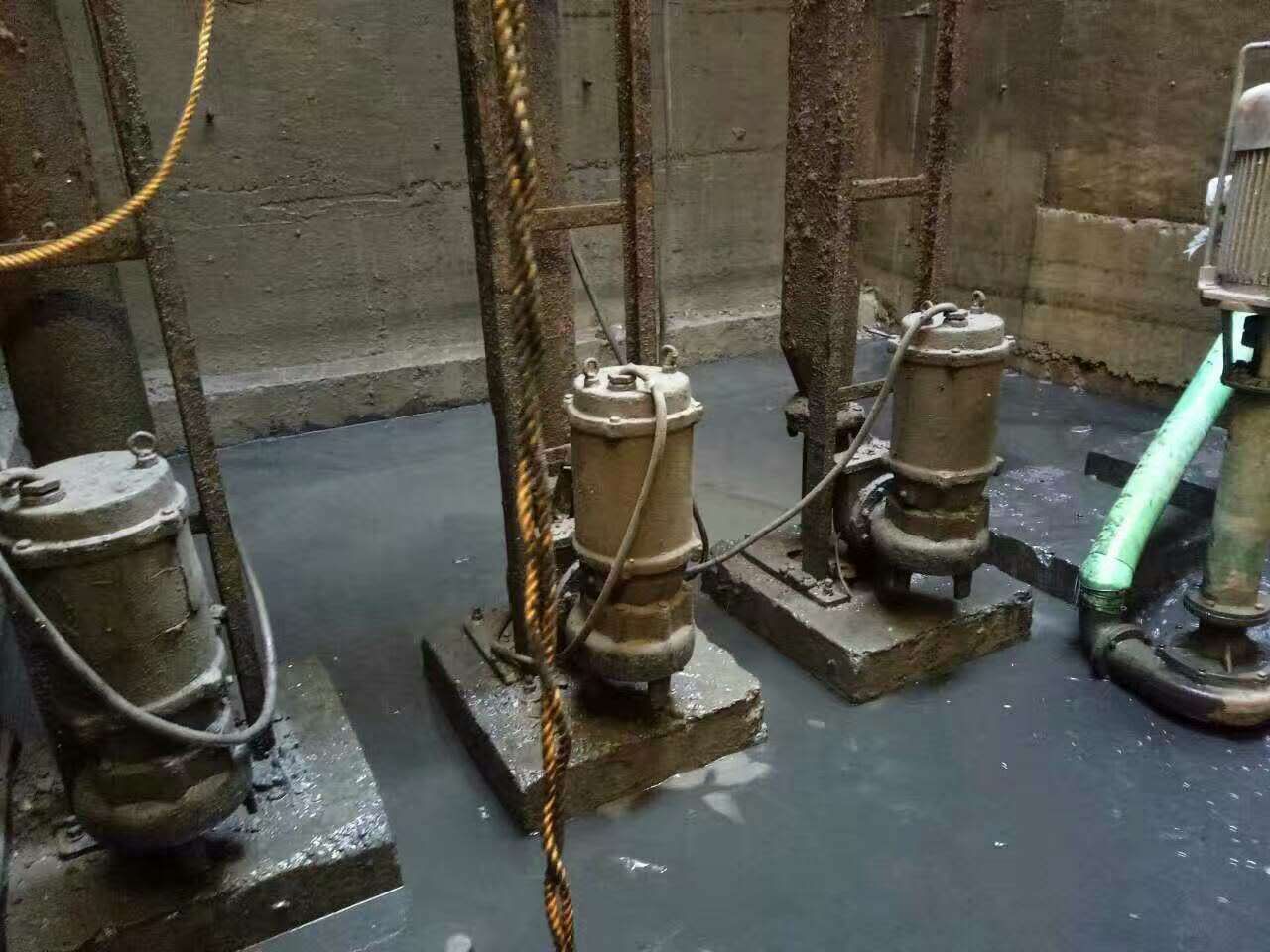 岱山污水池清理